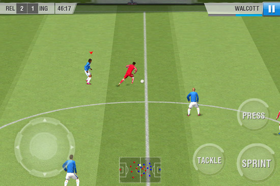 game-mobile-real-soccer-2013-bong-da-chan-thuc-ca-trong-va-ngoai-san-co
