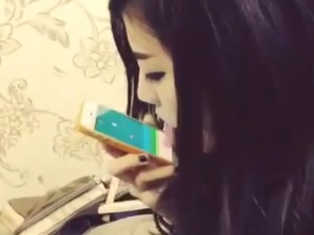 Sốc với cô gái Việt dùng lưỡi chơi Flappy Bird 1
