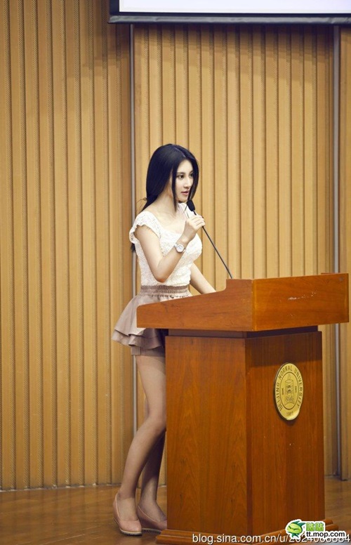 Nữ sinh Đại học Bắc Kinh sở hữu gương mặt hao hao Phạm Băng Băng 9