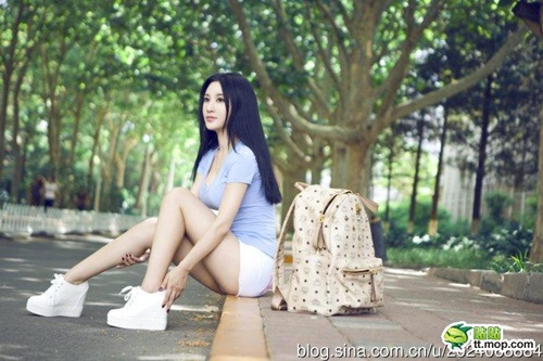Nữ sinh Đại học Bắc Kinh sở hữu gương mặt hao hao Phạm Băng Băng 12