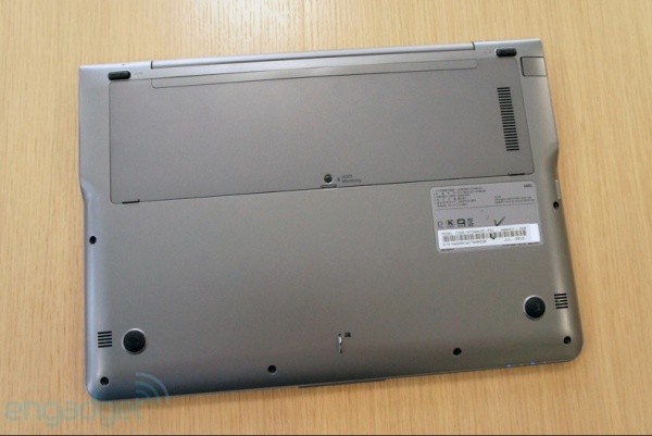 ultrabook-man-hinh-cam-ung-cua-samsung-gia-tu-167-trieu-dong