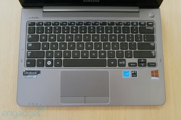 ultrabook-man-hinh-cam-ung-cua-samsung-gia-tu-167-trieu-dong