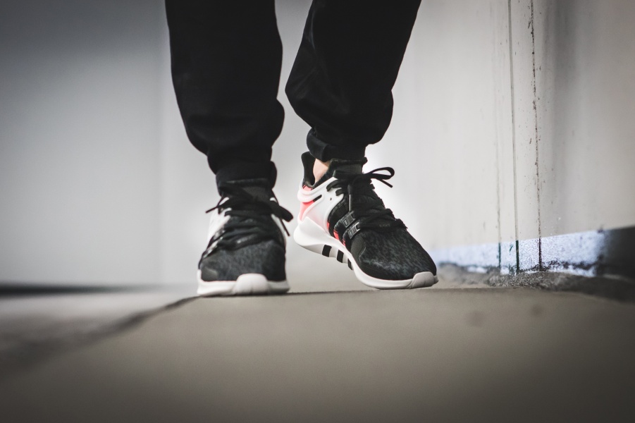 Hồi sinh đôi giày huyền thoại của Adidas với giải pháp Webuy