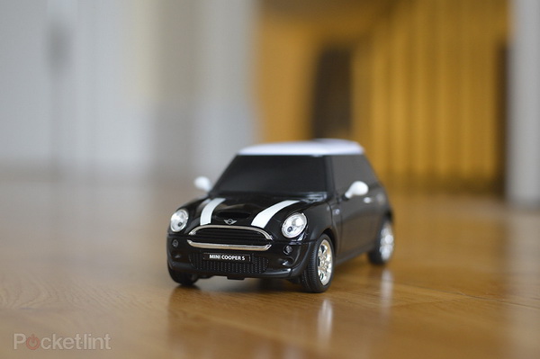 chiem-nguong-mini-cooper-s-mini-dieu-khien-bang-smartphone