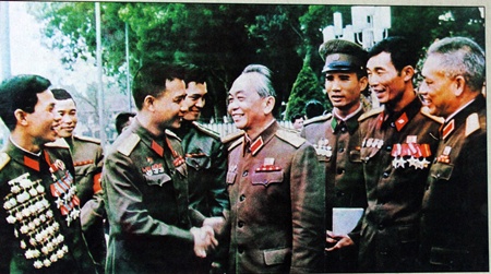 2112 Revolution có tướng Việt mang tên Hoàng Đăng Chấn! 2