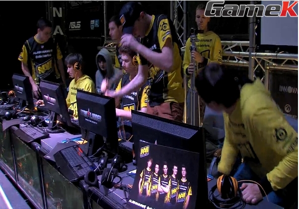 navi-bao-ve-thanh-cong-ngoi-vo-dich-giai-starladder