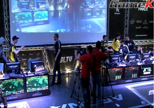 navi-bao-ve-thanh-cong-ngoi-vo-dich-giai-starladder