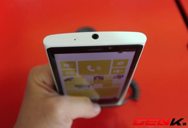 Cận cảnh Nokia Lumia 920 tại Việt Nam: Điện thoại đẹp, giá 13,999 triệu đồng 18