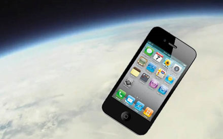 iPhone 4 được bay vào vũ trụ cùng tàu Atlantis