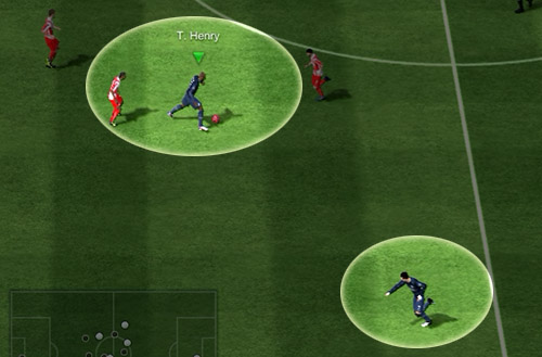 Phím Q: Cách kêu gọi cầu thủ chạy chỗ trong FIFA Online 3 2