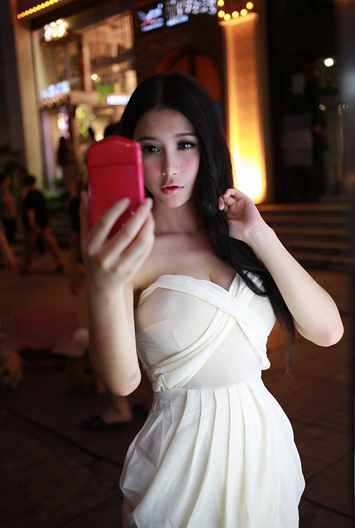 Ngắm ảnh đời thường của "Nữ hoàng nội y" - Đại sứ King Online 2 7