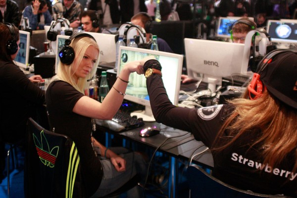 Nữ game thủ eSports đối mặt với đầy rẫy bất công 6