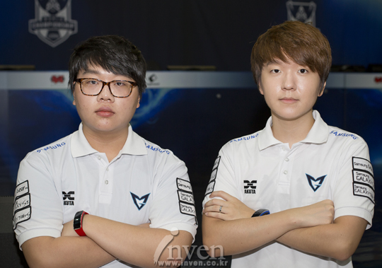 Pawn (trái) và Dandy (phải) sẽ không tiếp tục thi đấu tại Hàn Quốc?