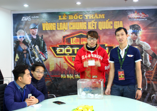 E:\CF\Giải đấu\Liên Minh Tour\CKQG mùa 2\Báo ngoài\IMG_9003.JPG