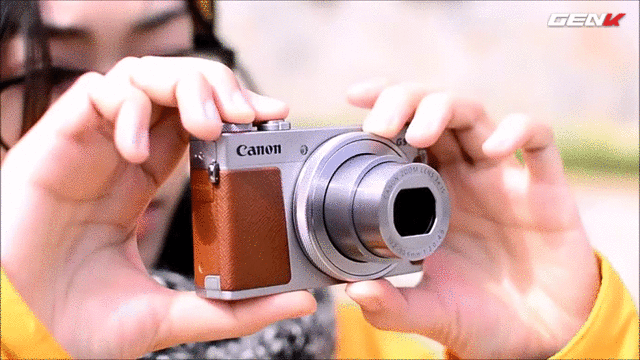  Canon G9X được bổ sung vòng xoay điều khiển ở mặt trước giúp tiết kiệm thao tác. 