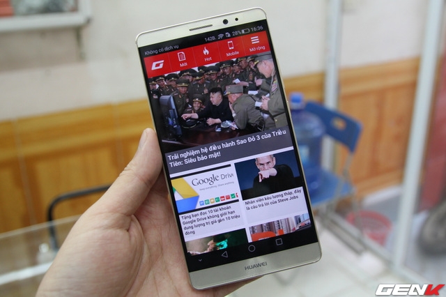  Mẫu smartphone Huawei Mate 8 đầu tiên cập bến thị trường Việt Nam. 