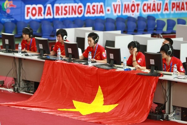 Lê Xuân Hồ cùng team 1st.VN tham gia Asian Indoor Game