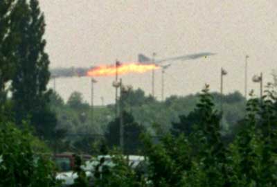 
Máy bay Concorde bốc cháy khi mới cất cánh khỏi đường băng
