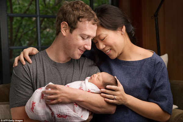 Mark Zuckerberg và Priscilla Chan đón con gái đầu lòng.