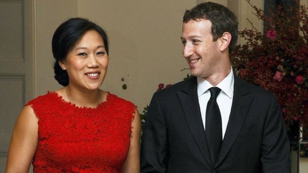  Mark Zuckerberg và vợ Priscilla Chan. 
