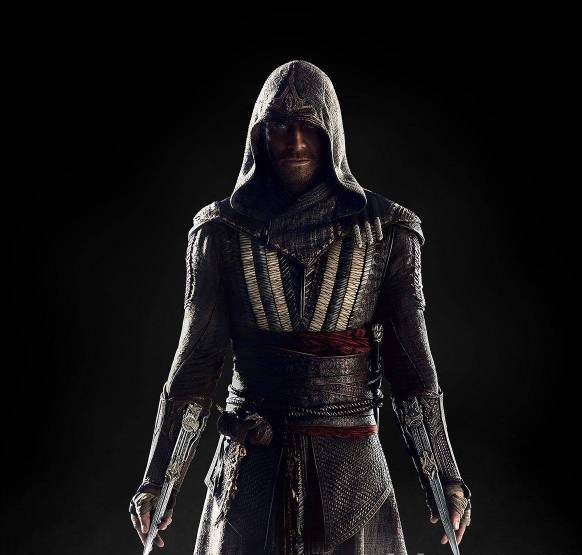 
Michael Fassbender trong vai Aguilar. Tạo hình trang phục xem ra giống với Ezio Auditore nhất.
