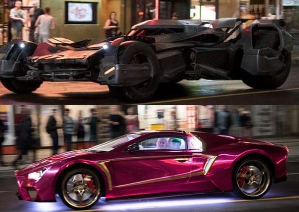 Batmobile của Batman đang rượt theo chiếc xe của Joker