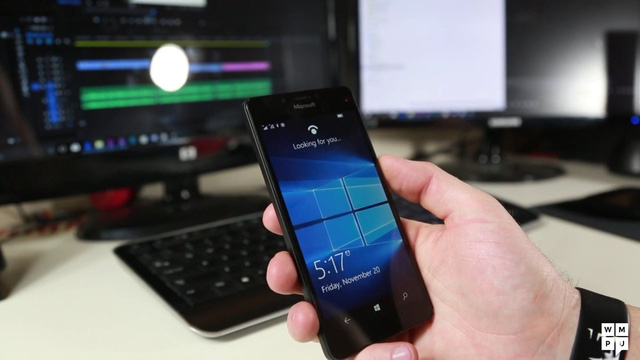  Tính năng quét võng mạc Windows Hello trên điện thoại Lumia 950 của Microsoft - Nguồn: wmpoweruser.com 