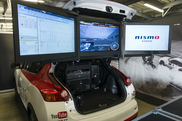 
Một trường dạy lái của Nissan sử dụng Gran Turismo làm công cụ giảng dạy.
