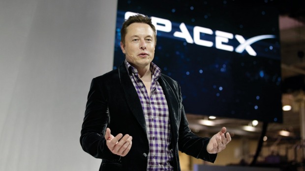  Elon Musk tái xuất trên mạng xã hội vì cay ông chủ của Amazon? 
