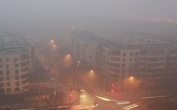  Bắc Kinh tràn ngập sương mù, khói bụi nhiều tuần qua. 