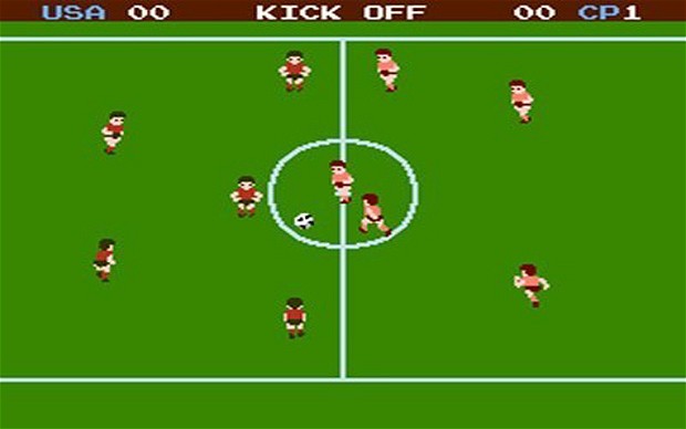 
Tuy không phải tựa game bóng đá đầu tiên, nhưng Soccer (1987, NES) lại được coi là một trong số những game bóng đá được yêu thích bậc nhất từ trước tới nay.
