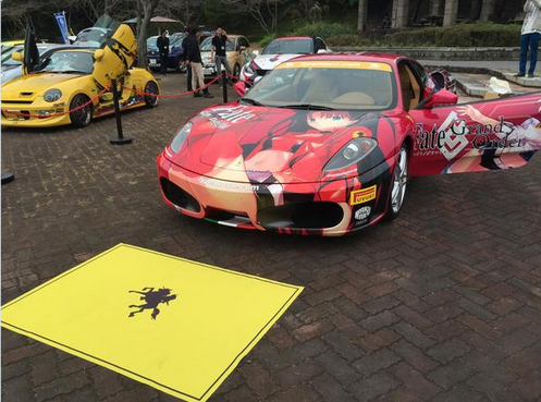 
Chiếc xe Ferrari theo phong cách anime nổi bật giữa dàn xe triển lãm
