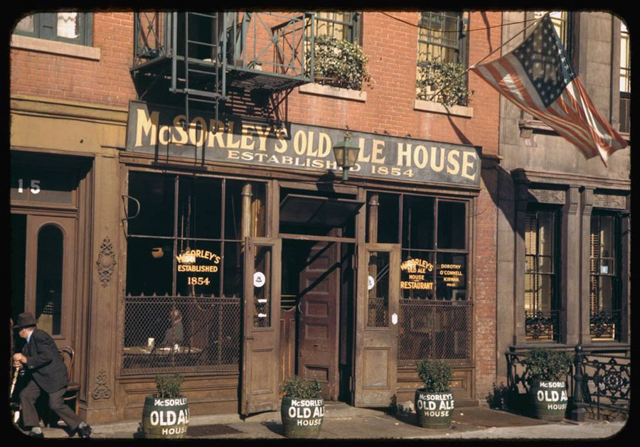 Mcorleys Old Ale House là quán rượu Ireland lâu đời nhất ở thành phố này, quán này được mở từ những năm 1800.