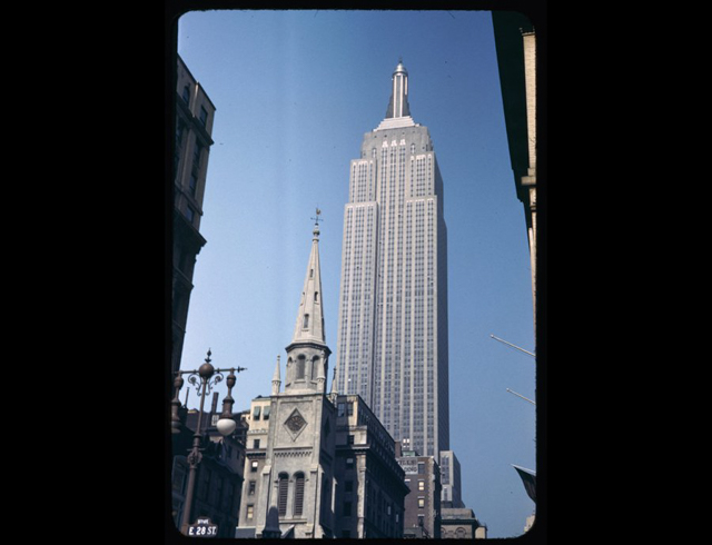 Tòa nhà Empire State năm 1942.