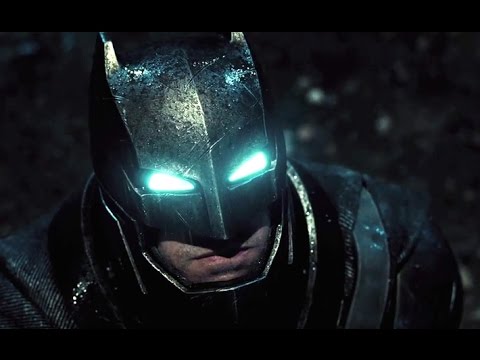 Ben Affleck trong bộ giáp mới của Batman