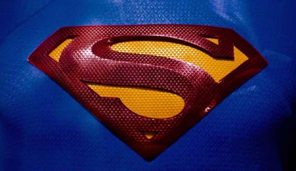 
Chữ S là biểu tượng của gia tộc El mang nghĩa Hi Vọng chứ không phải là Superman
