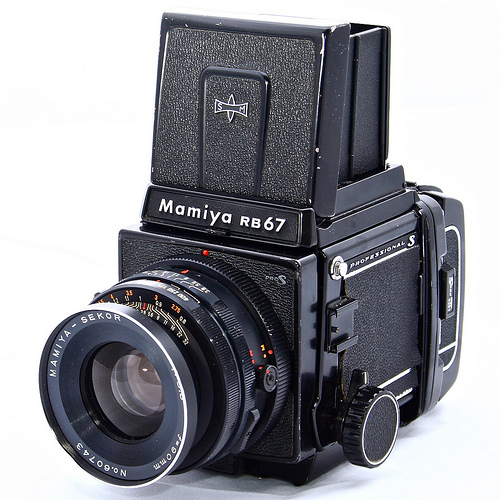 Mamiya RB67 - chiếc máy ảnh chụp phim khổ Medium được nhiều nhiếp ảnh gia thế giới tin dùng.