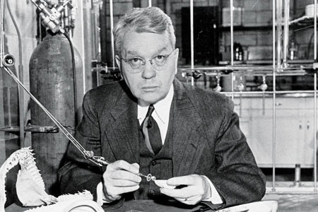  Harold Clayton Urey được coi là người mở ra hướng đi mới cho công nghệ năng lượng hạt nhân. 