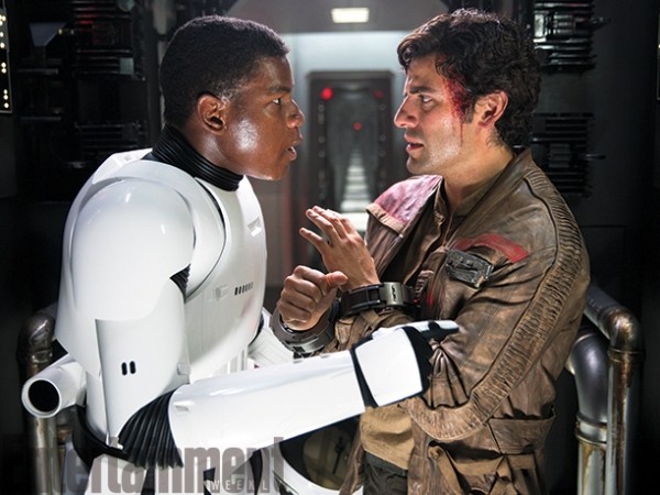 
Nam diễn viên da màu John Boyega với vai Finn cũng diễn khá tròn vai.
