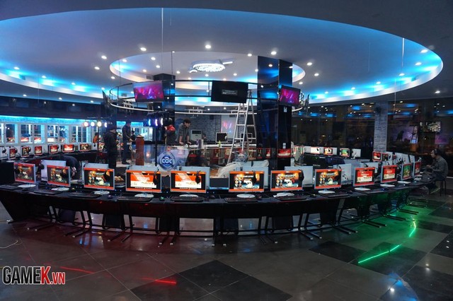 
Colosseum Gaming Center - Địa điểm thi đấu 2 ngày đầu giải AoE Việt Trung 2015.
