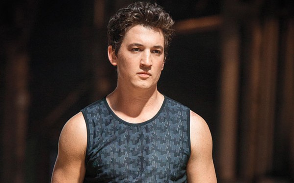 Nam diễn viên Miles Teller lí giải về sự vắng bóng của bộ đồng phục truyền thống nhóm Fantastic Four này