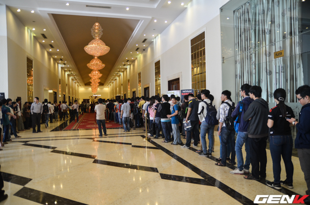  Rất đông bạn trẻ đến tham dự ngày hội Intel Enthusiast Day 2015. 