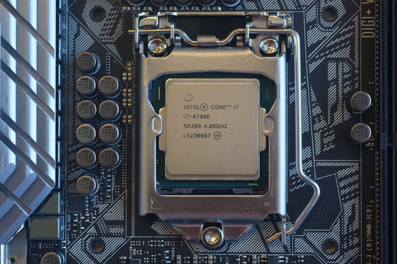  i7 - 6700K cao cấp nhất của thế hệ CPU Skylake, dĩ nhiên là có thể ép xung. 