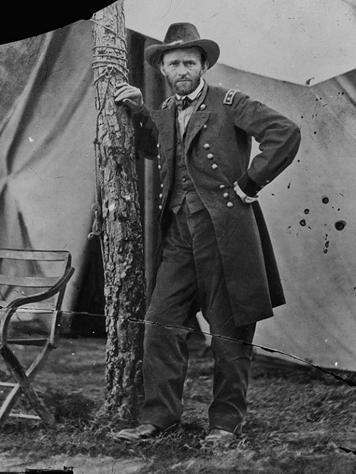 Đầu của Tướng Grant được lấy ra từ tấm ảnh này, chụp vào năm 1864 bởi nhiếp ảnh gia Edgar Guy Fowx.