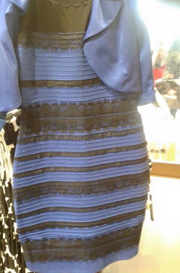 Theo các anh em và chị em, chiếc váy này màu Xanh & Đen (Black & Blue) hay Vàng & Trắng (Gold & White)?