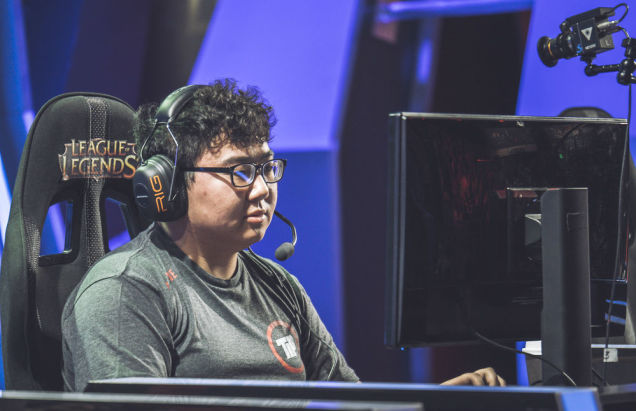 Suspended League Of Legends Pro Admits He Leveled An Account For Money