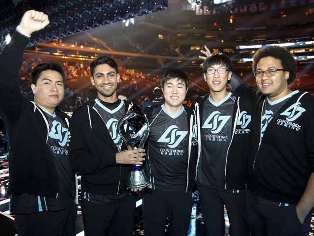 
Counter Logic Gaming vừa giành chức vô địch LCS sau bao nhiêu bước hụt chân.
