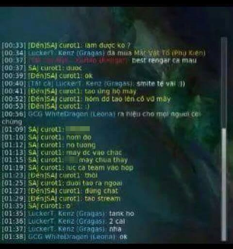 Đoạn chat giữa Optimus và Curot được ghi lại trên kênh stream.