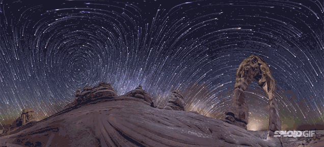  Hình ảnh Time-lapse cho thấy sự chuyển động tương đối của các thiên thể so với Trái Đất. 