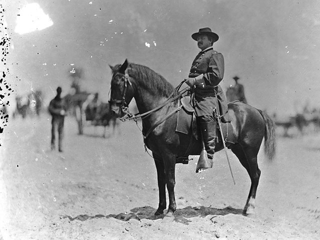Ngựa và người cưỡi, vốn là Tướng Alexander M. McCook cũng được sử dụng, tấm ảnh này chụp vào năm 1864.